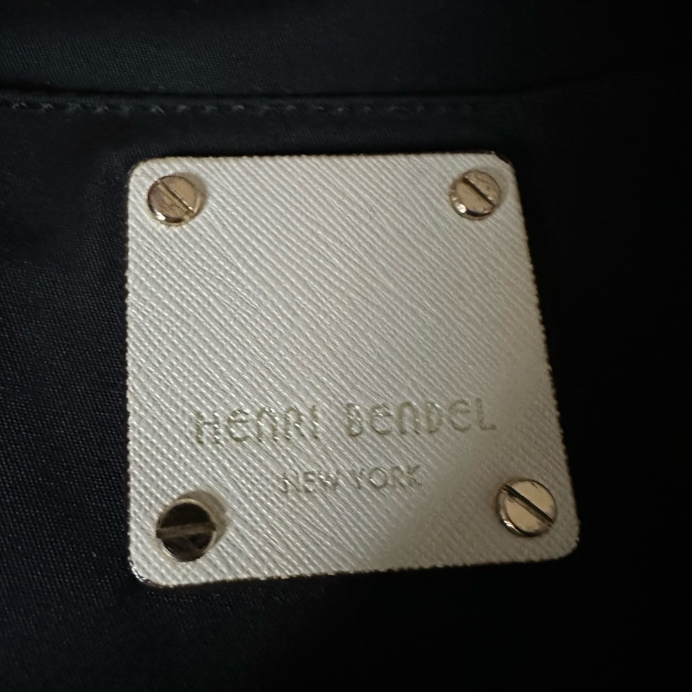 Gorgeous HTF Henri Bendel Black & Ivory 3 Way JETSETTER Crossbody Backpack Mint! - Picture 15 of 16